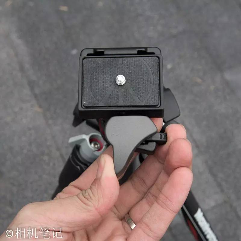 带有保护锁的快装板锁紧卡子