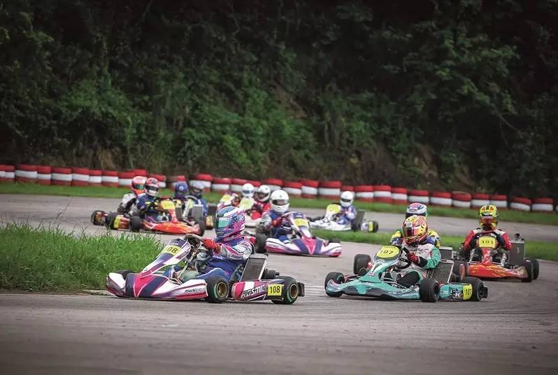 跟着套路走,“菜”车手能跑什么比赛