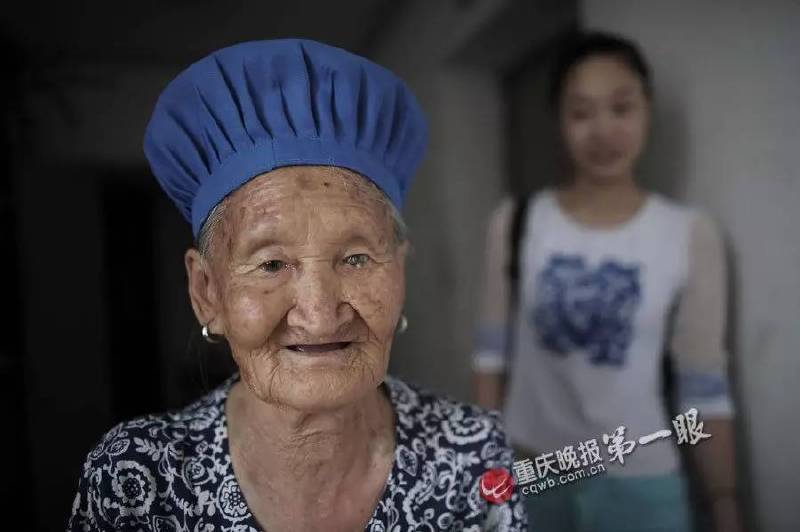 她,是奶奶,是外婆,是多少人童年的全部