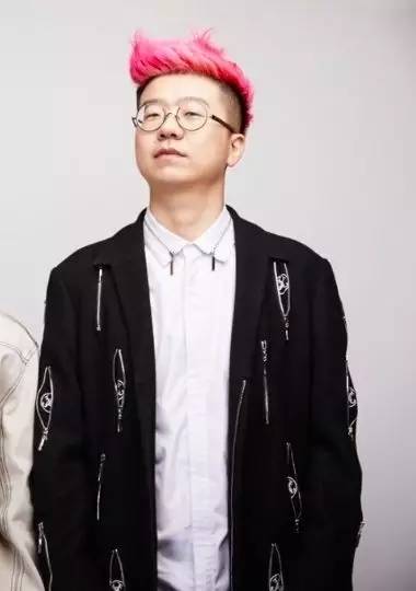 忧郁的段子手,他是一个诗人|书访