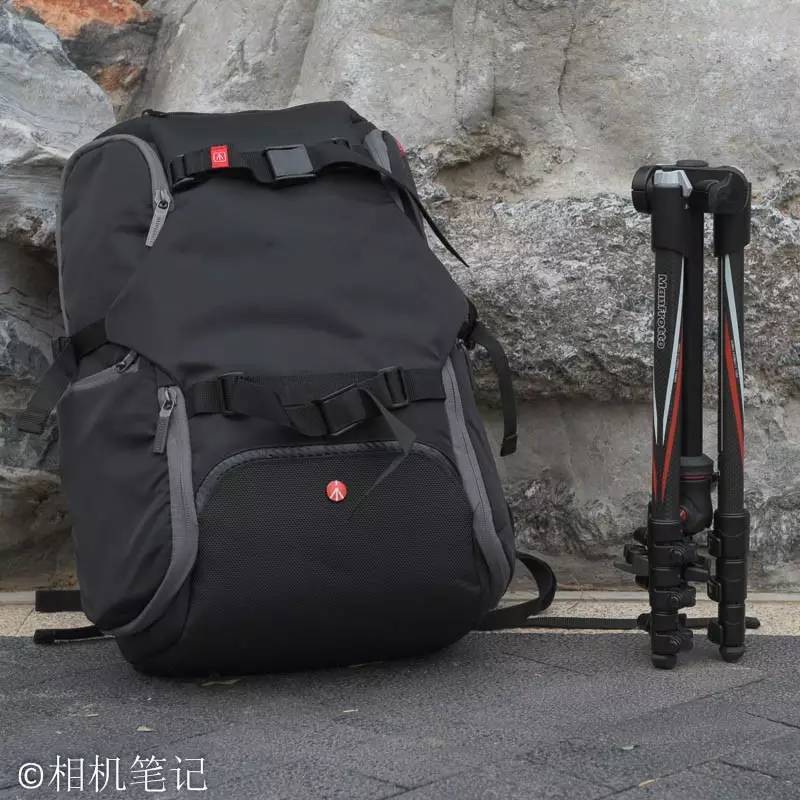 摄影包和三脚架