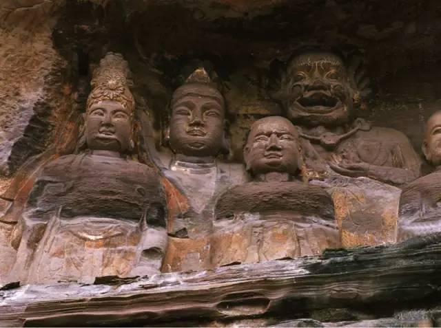 四川安岳的古佛造像以10万计,的确震撼!