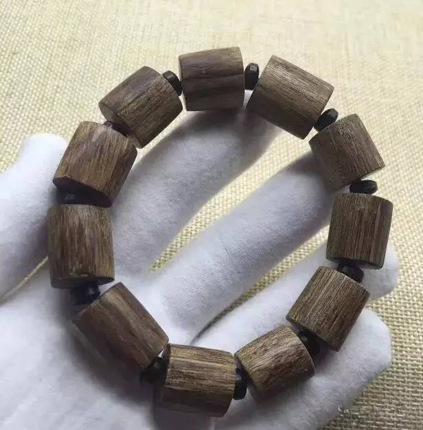 把沉香盘出包浆,是升值了,还是贬值了?