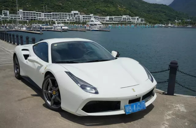 围场狩猎,太子「心机烈驹」-法拉利488GTB