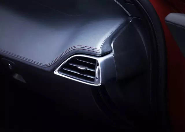 高处不胜寒的捷豹XE S,坚持个性有错吗?