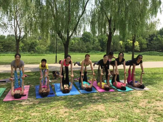 新课上架| <wbr>飞行流瑜伽,产后变身“空中飞人”