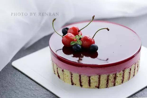 黑醋栗镜面蛋糕