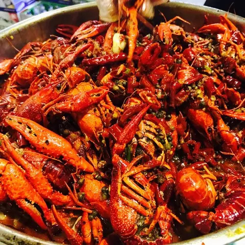 郑州深藏的6家虾尾神店,第一家居然只是大排档!