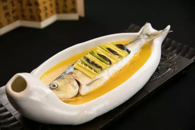 寻味江淮 <wbr>| <wbr>中餐行政主厨主荐菜——“古法清蒸活鲥鱼”