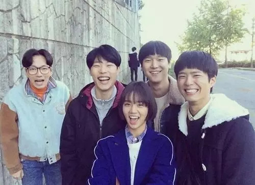 《请回答1988》剧照，一起成长的朋友，也会因长大而各奔东西