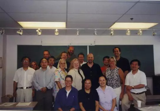 邹燕勤教授与美国俄勒冈州东方医学院第一届博士生