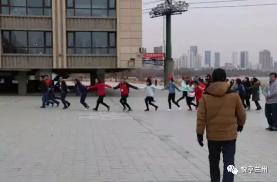 兰州这几个最佳放风筝地儿,周末踏青遛娃必去!