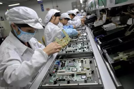 伊万卡无论怎么盘剥中国代工厂,咱们也得忍着?
