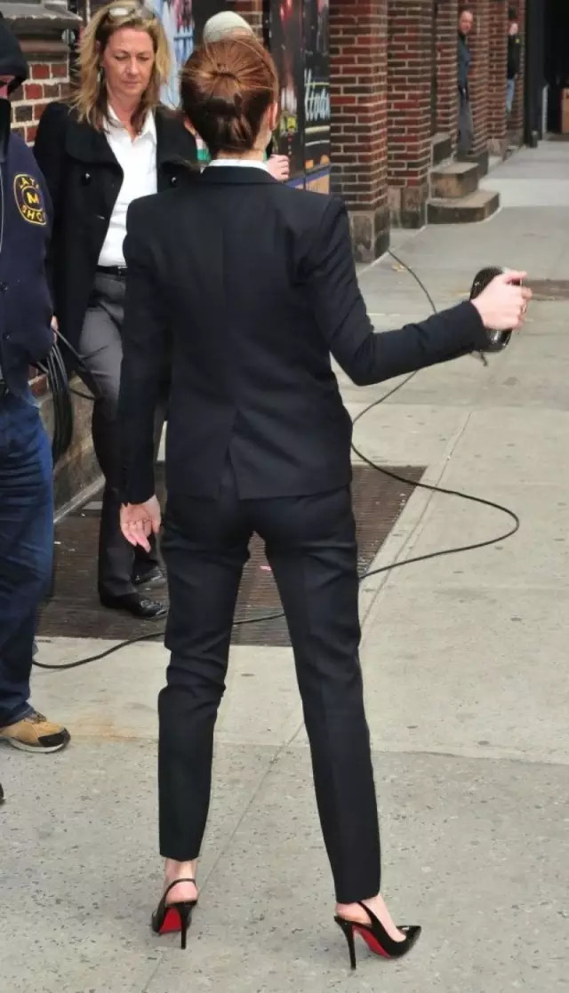 这些上班装你也有,为啥她就能穿得这么美?