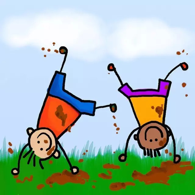 童年的友谊很简单，一起玩泥巴也是高兴的（picture from 摄图网）