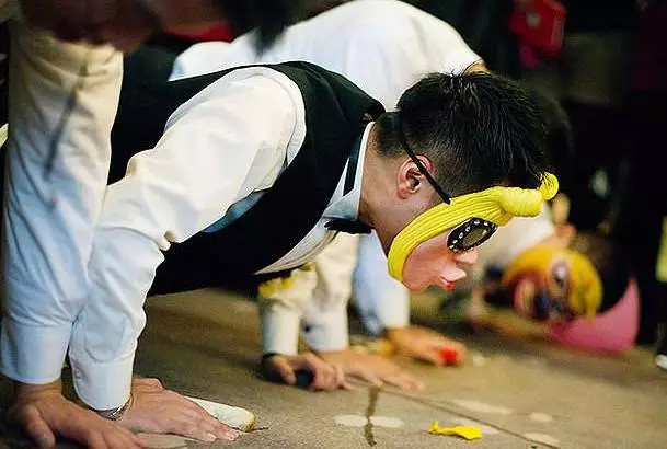 接亲堵门游戏攻略_致夏电影