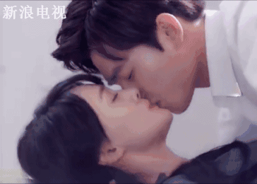 论吻戏,杨洋王凯钟汉良陈伟霆都不及格,杨幂才是老司机!