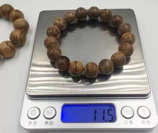 把沉香盘出包浆,是升值了,还是贬值了?