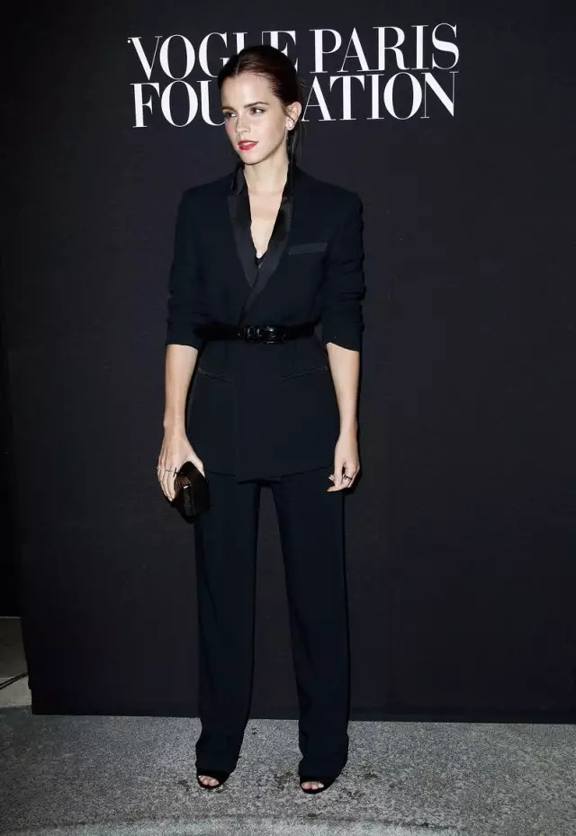 这些上班装你也有,为啥她就能穿得这么美?