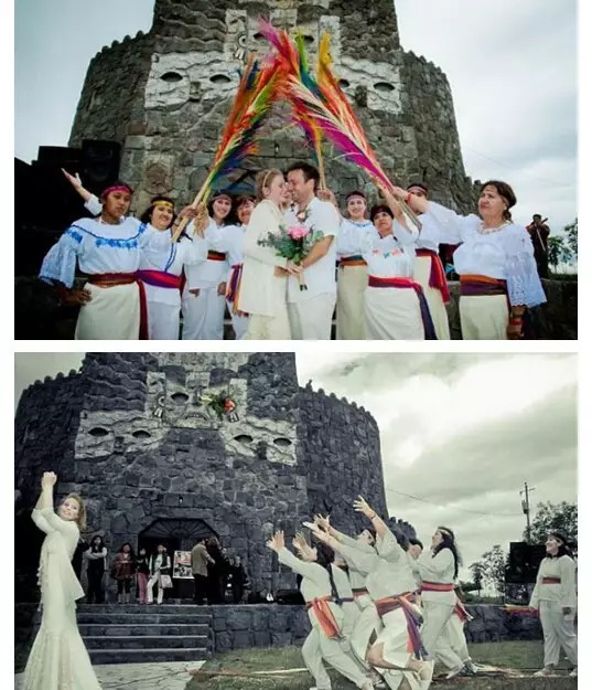 车龄25岁,小夫妻就开着这辆面包车环游了世界