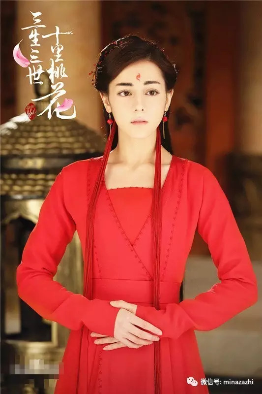 92年的她美得倾国倾城 wbr扛得了男人 wbr演得了天仙攻 wbr这个维族姑娘不一般