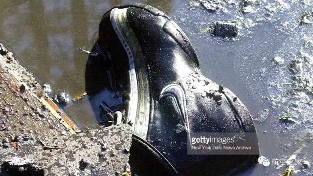 消失的尾翼 纽约贝尔港空难 美国航空587号航