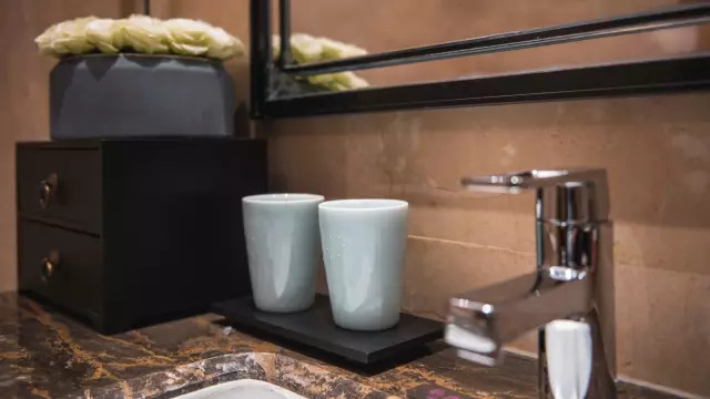 【独家】带您深入了解酒店客房杯具消毒全过程!