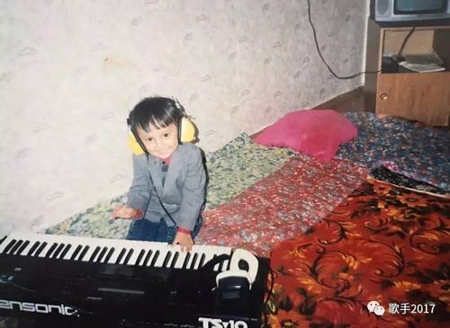 《人民日报》独家专访迪玛希:放声歌唱,就是你的少年模样