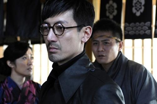 北大硕士，曾一人对阵三大影帝，现成新晋禁欲系男神！