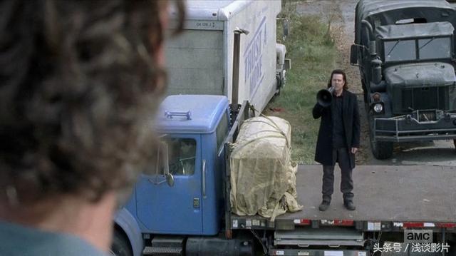 《行尸走肉》第七季16集本季终：垃圾城寨叛变，萨沙自杀变丧尸