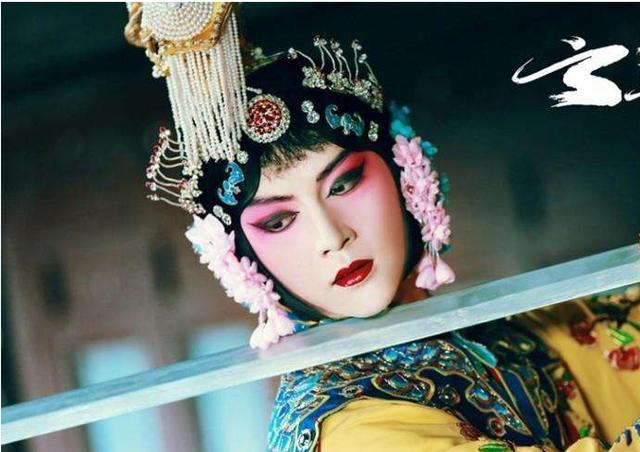 尹正陈晓纷纷反串虞姬怀念致敬张国荣:一个丑哭,一个美死!