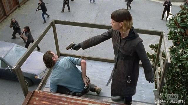 《行尸走肉》第七季16集本季终：垃圾城寨叛变，萨沙自杀变丧尸