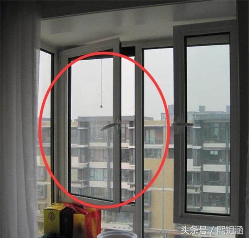 房子装修别再装推拉窗了，现在流行装平开窗，电费都能节省不少！