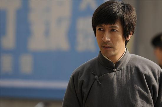 北大硕士，曾一人对阵三大影帝，现成新晋禁欲系男神！