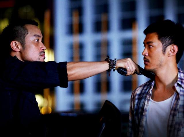 颜值不输谢霆锋陈冠希,作品多却不火,十七年后凭恋情和演技逆袭