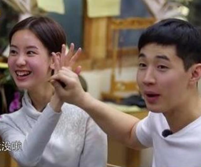 她现在眯眯眼加鼠牙，真丑成阆苑奇葩，快点去求林允的整牙秘诀！