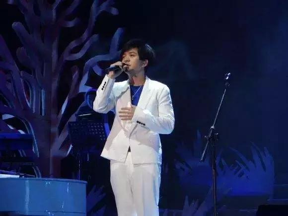 “最浪漫的事情,就是你一直在我的歌声里”——李健 “我觉得最浪漫的事情,就是你一直在我的歌声里”|李健