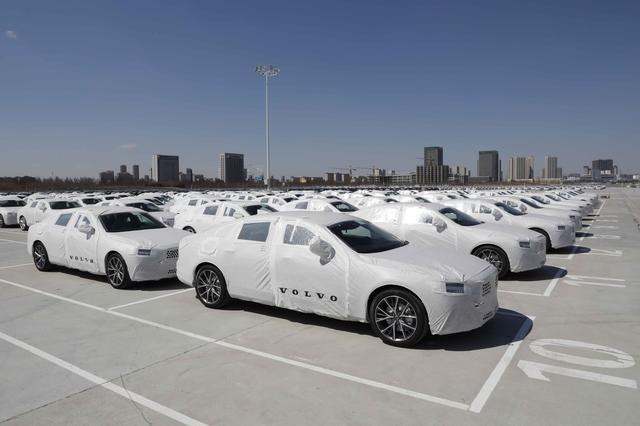 沃尔沃全新S90长轴距版豪华轿车 从大庆出口美国