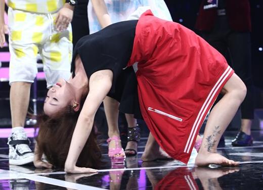 柳岩身上的三处纹身，每一处背后都是有故事