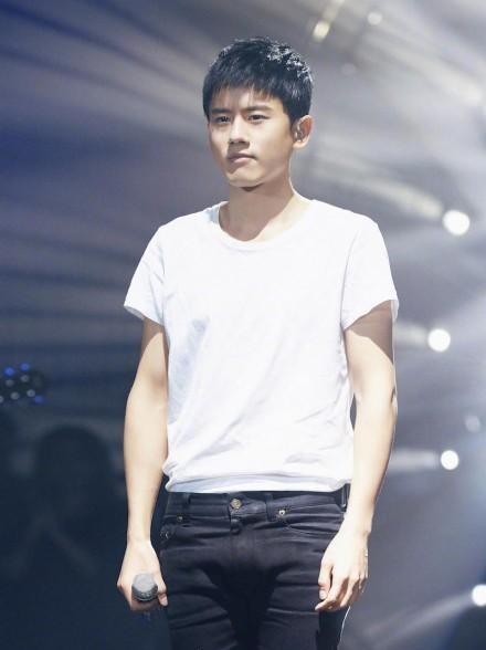 张杰这块老姜证明了身价，迪玛希注定陪太子读书，林忆莲成独苗？