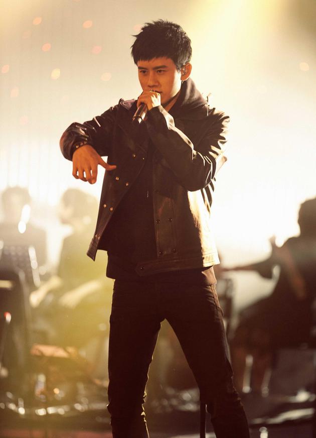 张杰是乐坛里的杨洋和李易峰？捍卫尊严下个目标是战胜萧敬腾？