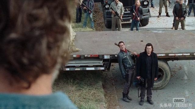 《行尸走肉》第七季16集本季终：垃圾城寨叛变，萨沙自杀变丧尸