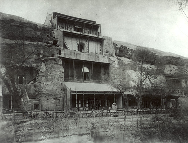 1908年，伯希和考察队拍摄的五层楼