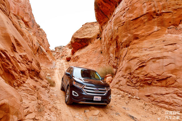 “穿越生命线”美西硬汉之旅第一季《重返66号公路》 在大雪过后次日,我们进入一个偏僻峡谷,在坡度至少30度到处结冰的谷底,差点车毁人伤