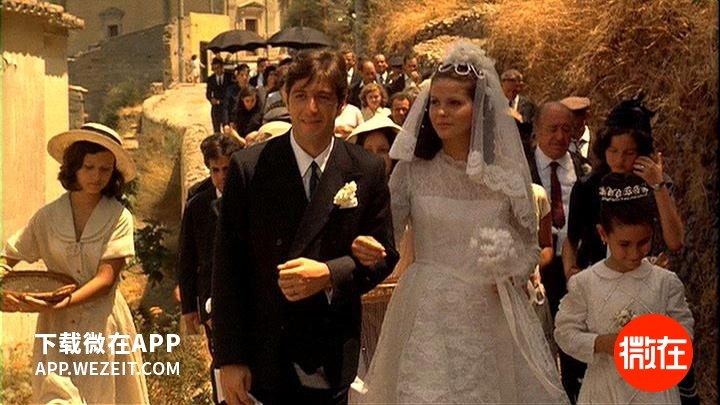 《教父》中的婚礼，基本上女方越有钱，阵仗越大