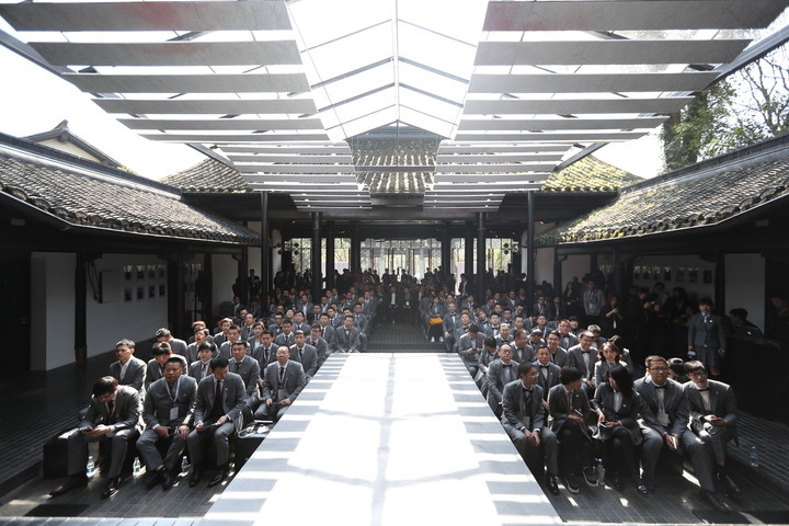 敲黑板划重点 今天马云校长在湖畔大学第一课