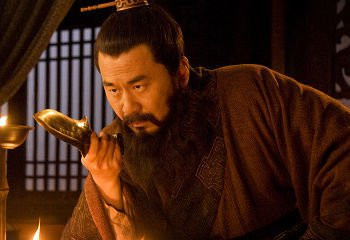 曹操的祖父曹腾,虽是太监,但举贤任能以德报怨