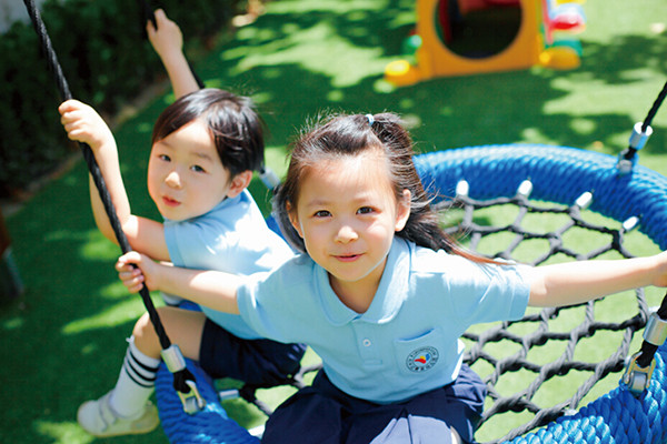 红黄蓝逐步探索品牌分层建设，并致力于搭建0-6岁儿童教育生态平台。