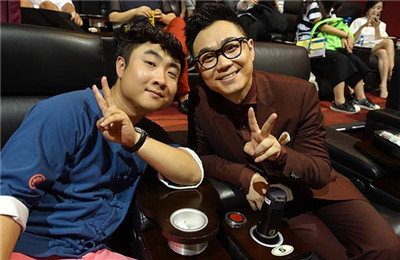 大鹏乔杉出战超级企鹅篮球名人赛