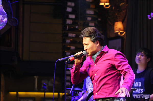 歌从高新来 《唐延路》mv今日首发,据说听一遍就会